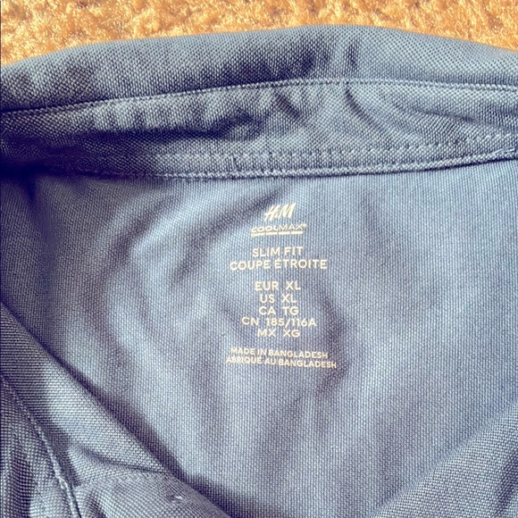 H&M Blue Polo Shirt for Casual Elegance - Picture 9 of 9